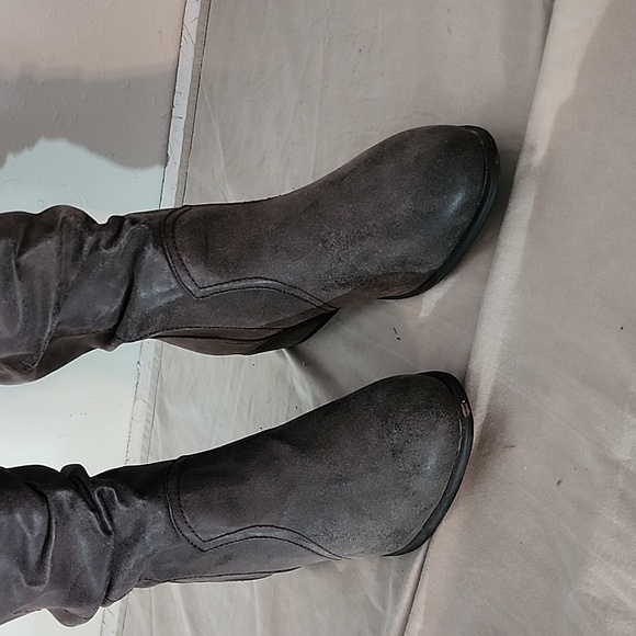 Womens wide calf slouchy boots. - Picture 2 of 8